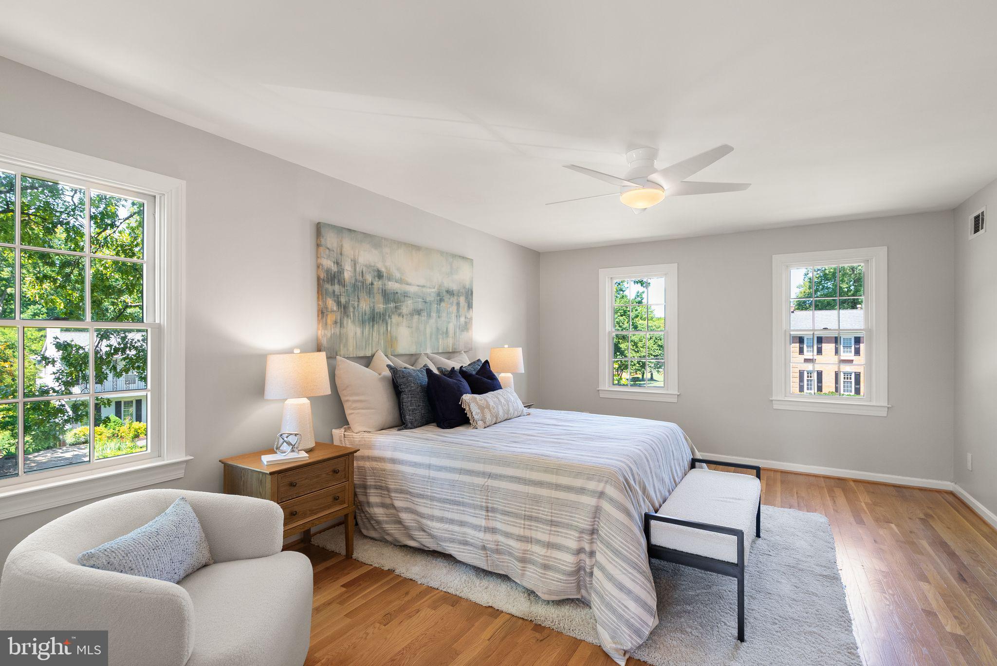 HOLLIN GLEN - Residential