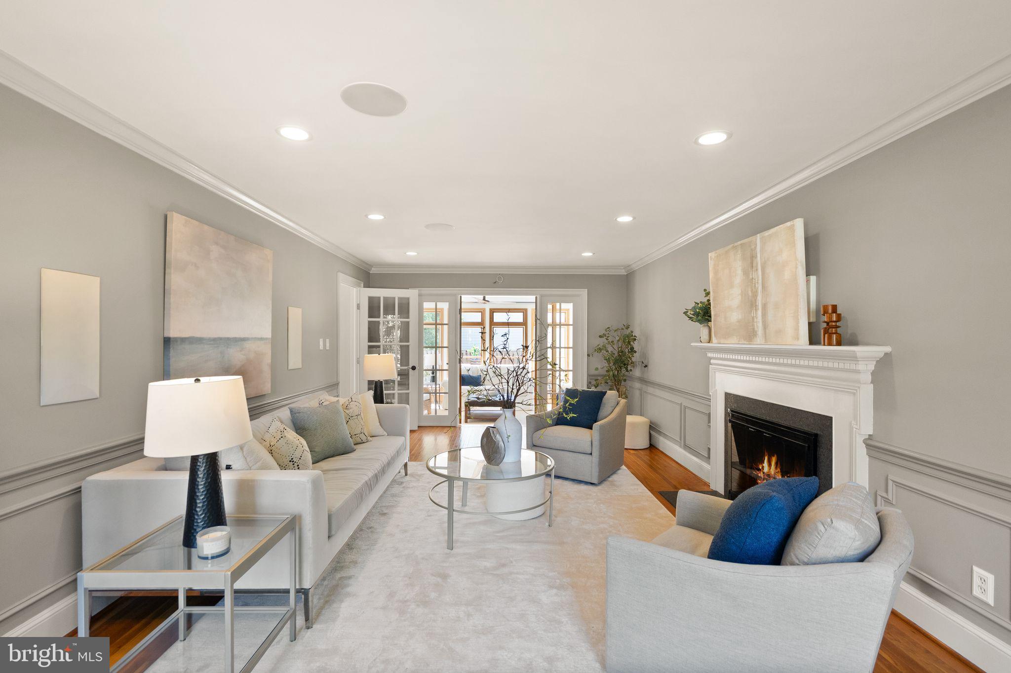 HOLLIN GLEN - Residential