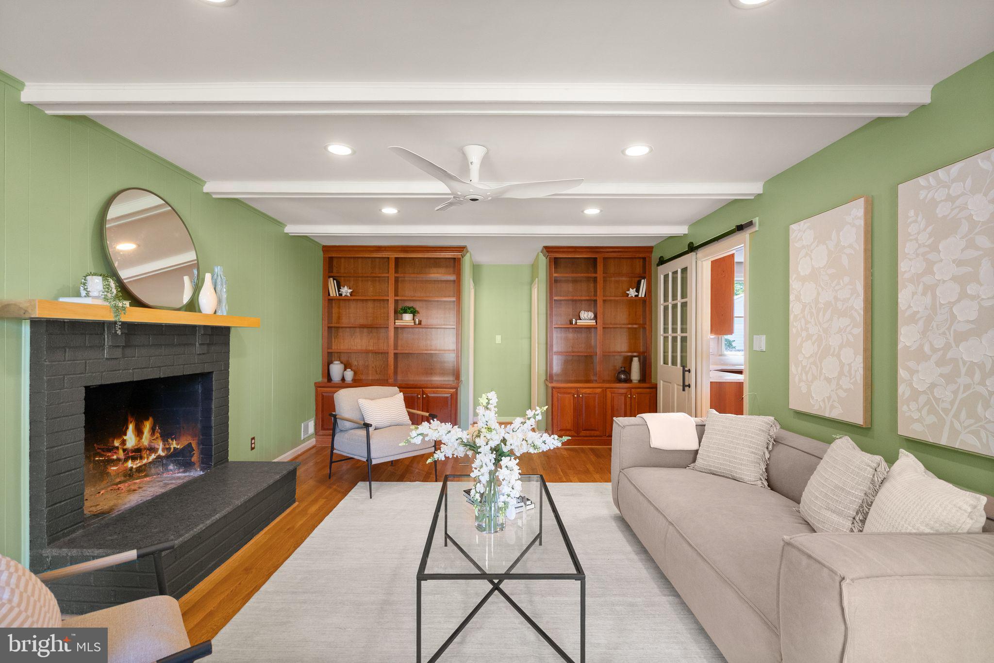HOLLIN GLEN - Residential