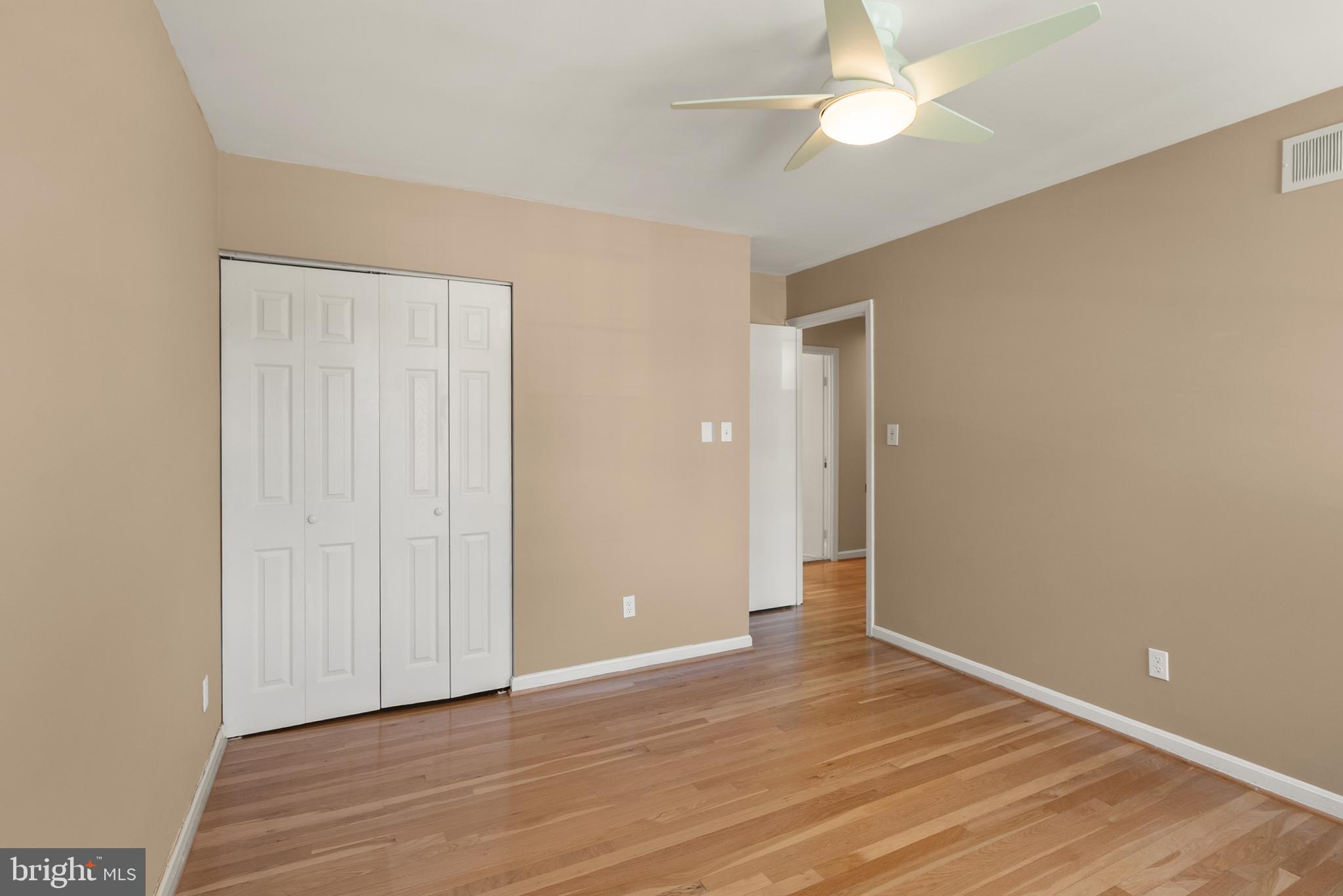 HOLLIN GLEN - Residential
