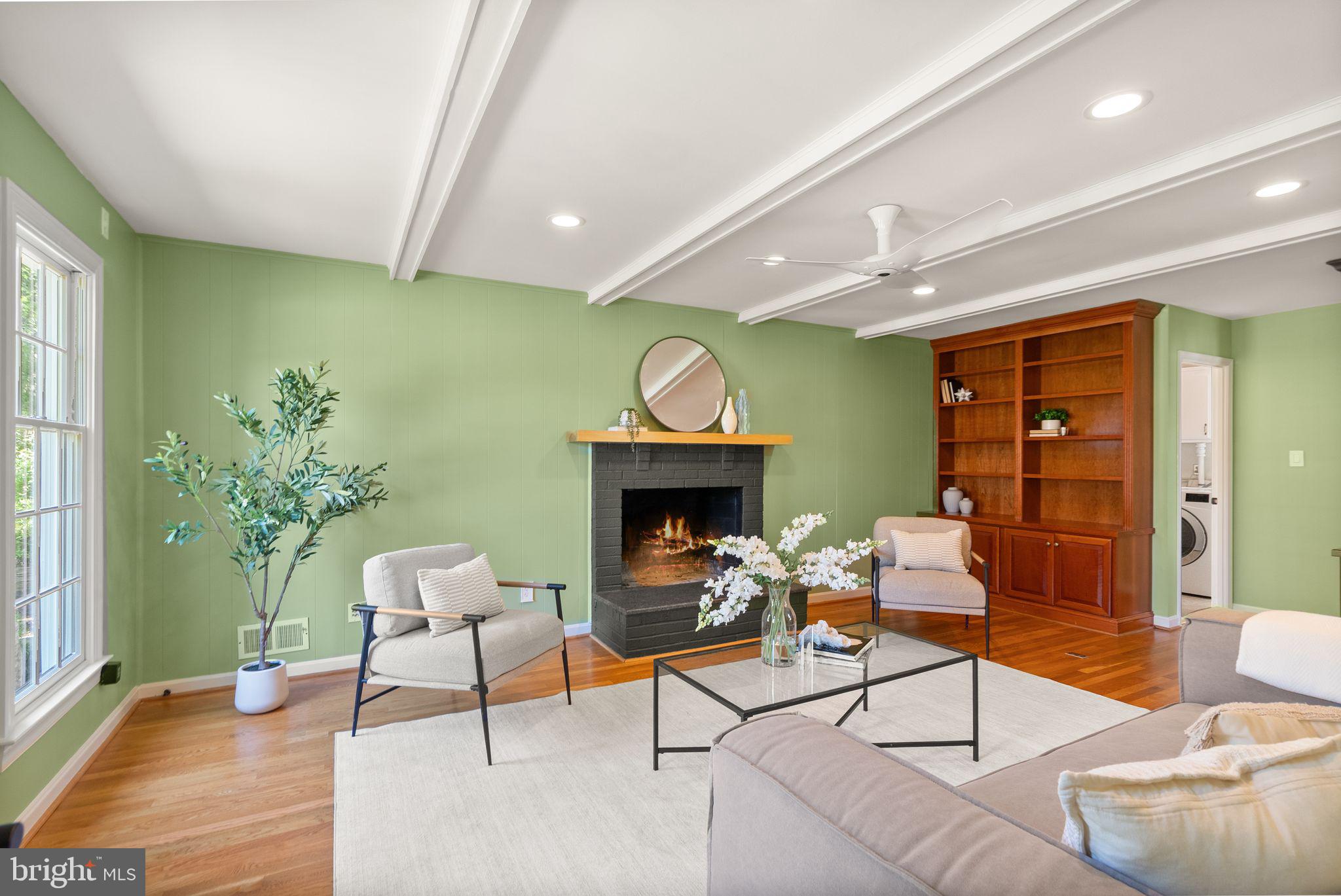 HOLLIN GLEN - Residential