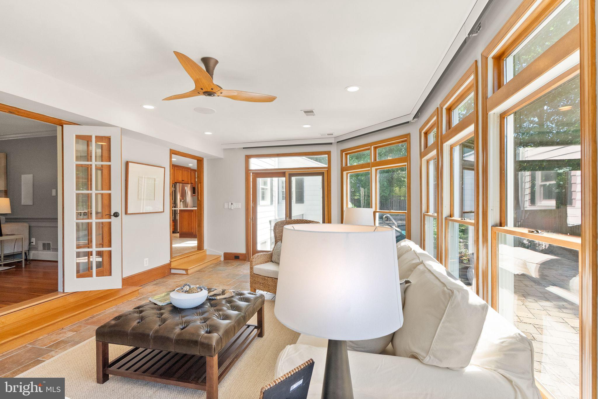 HOLLIN GLEN - Residential