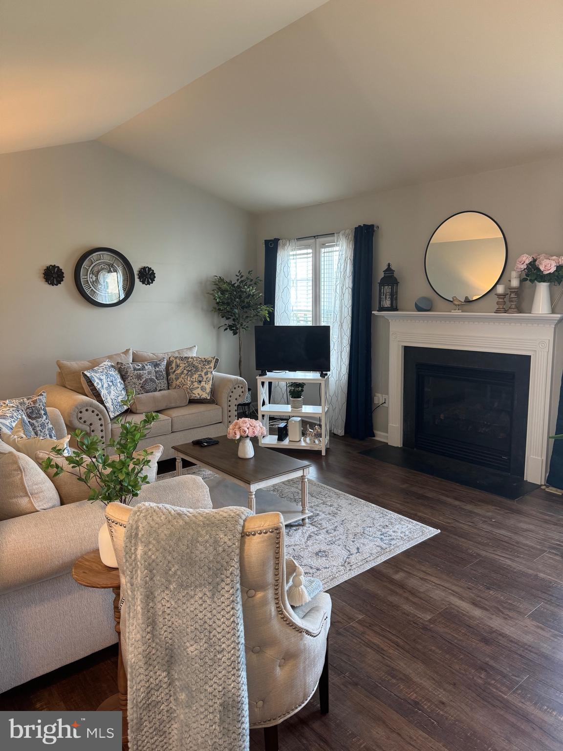 SHADOW CREEK - Residential