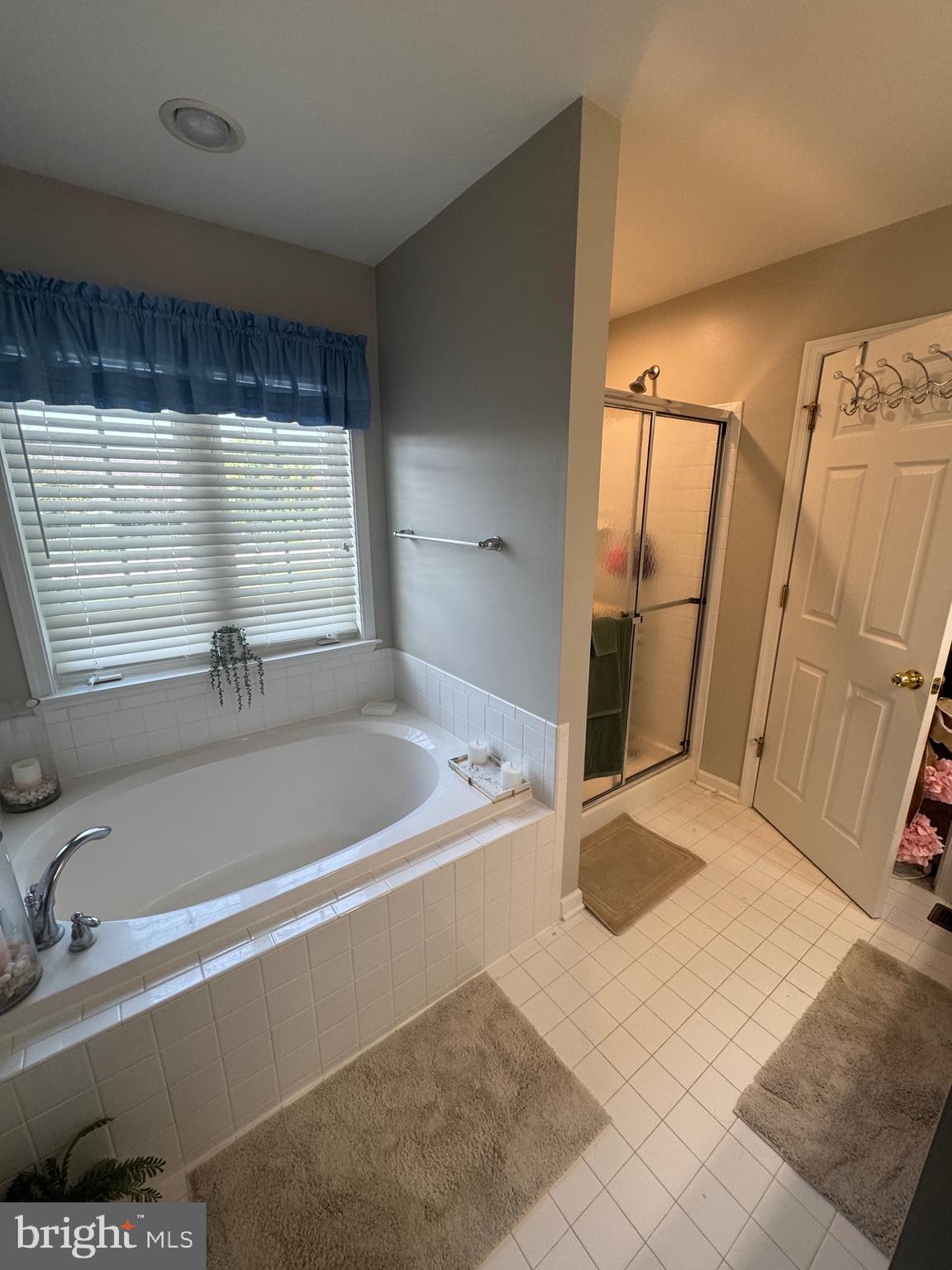 SHADOW CREEK - Residential