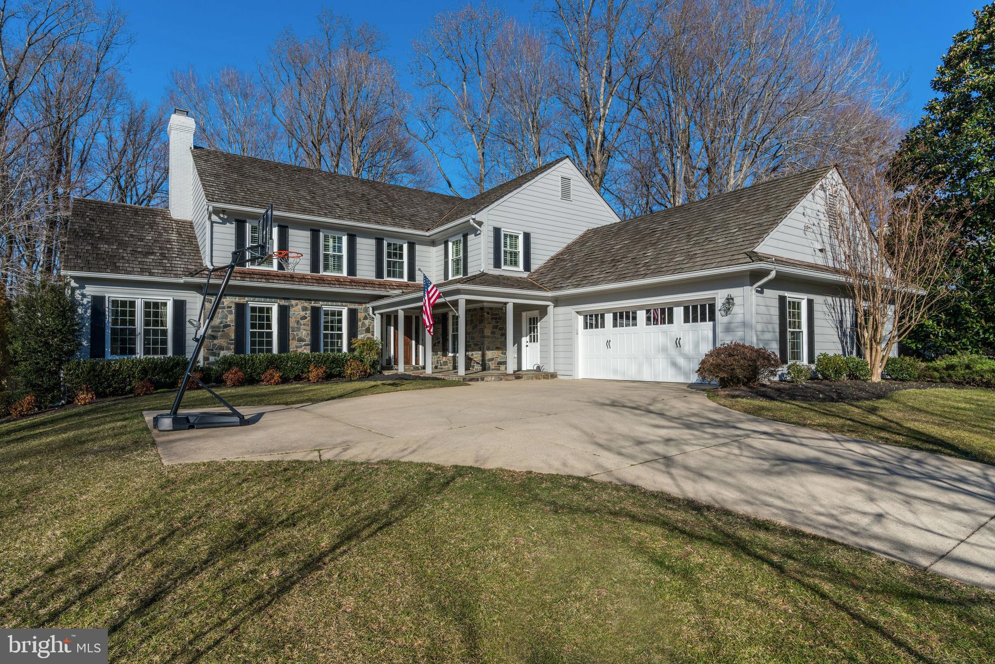RIVER FALLS - Residential