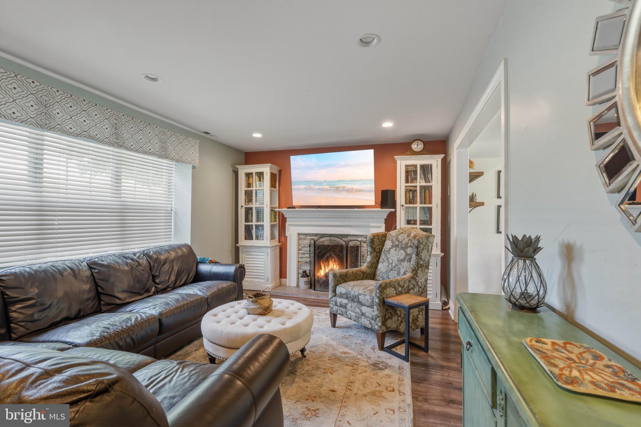 STURBRIDGE - Residential