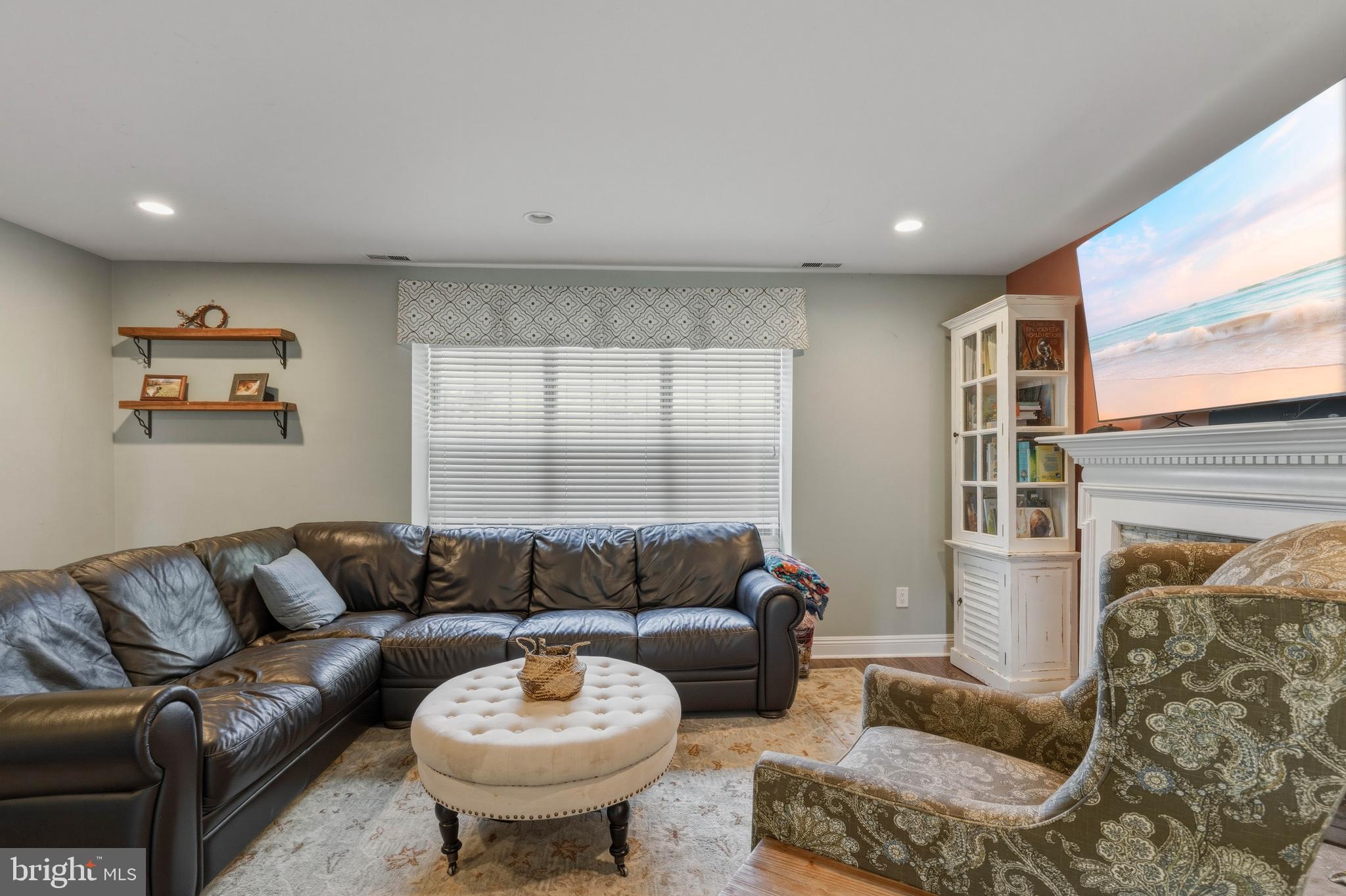 STURBRIDGE - Residential