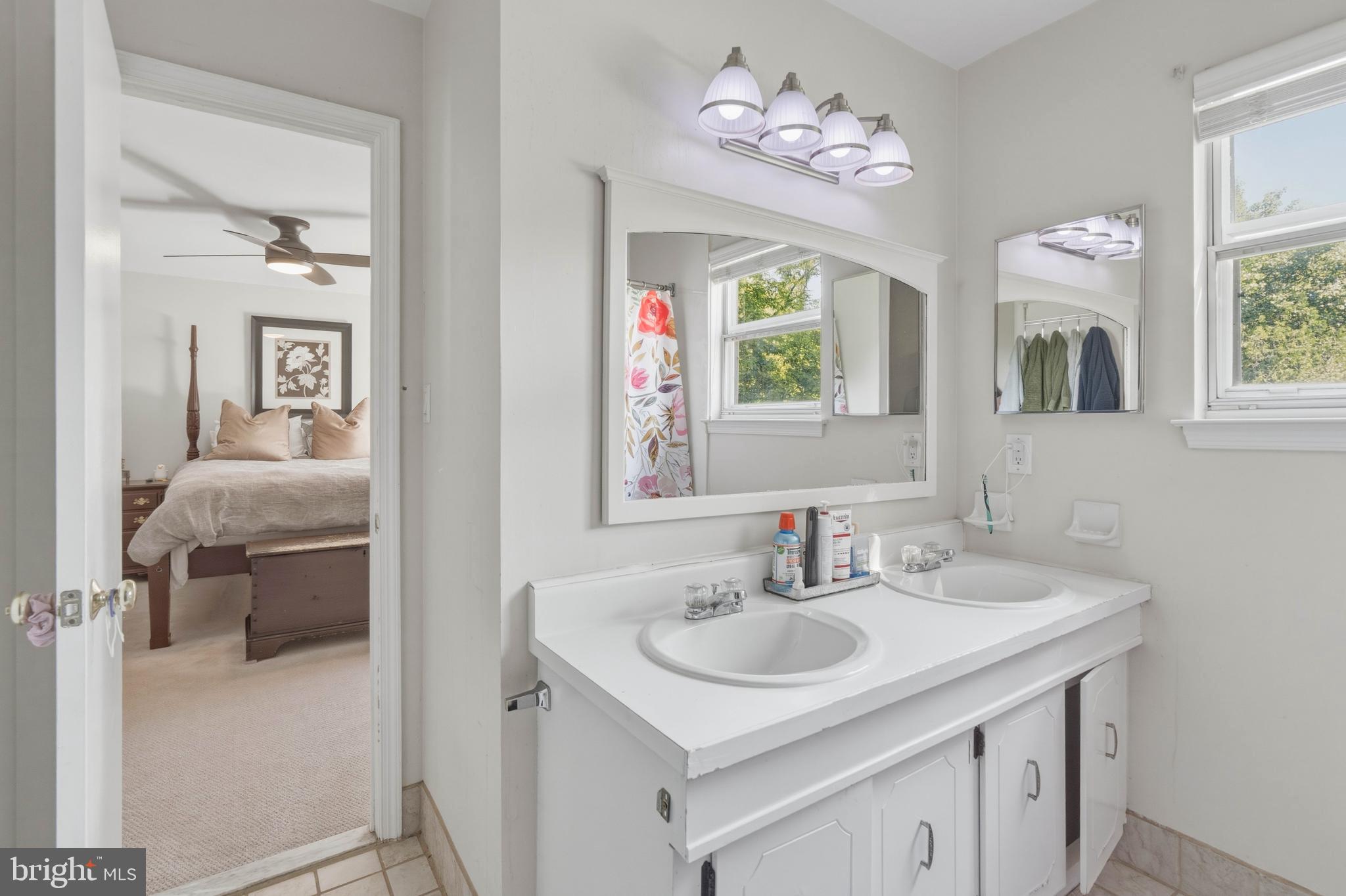 STURBRIDGE - Residential
