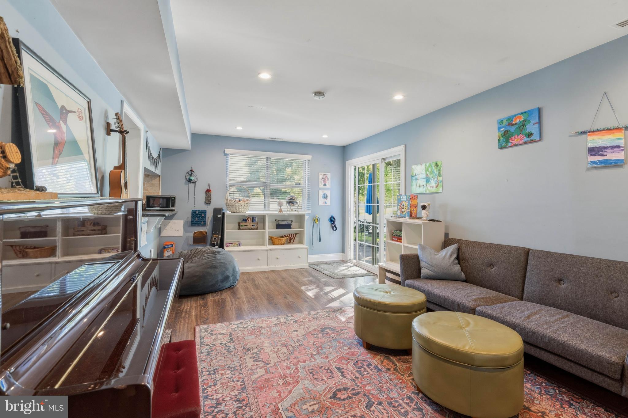 STURBRIDGE - Residential