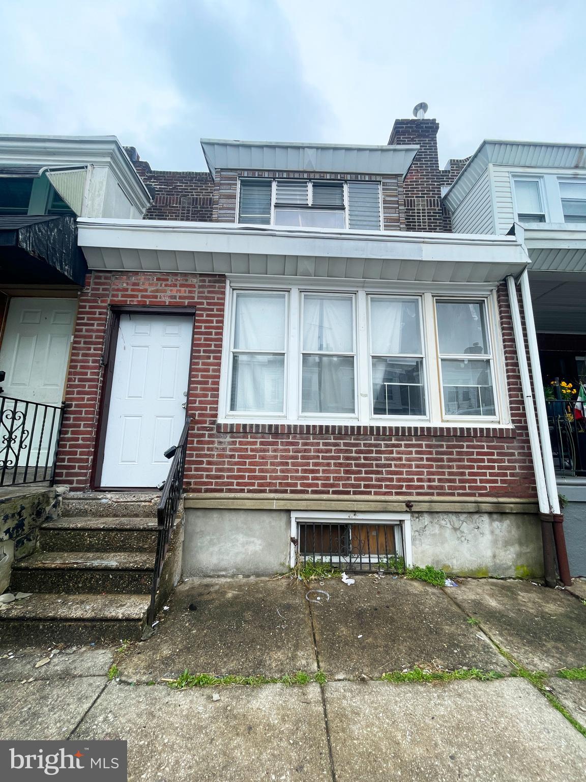 ELMWOOD PARK - Residential Income