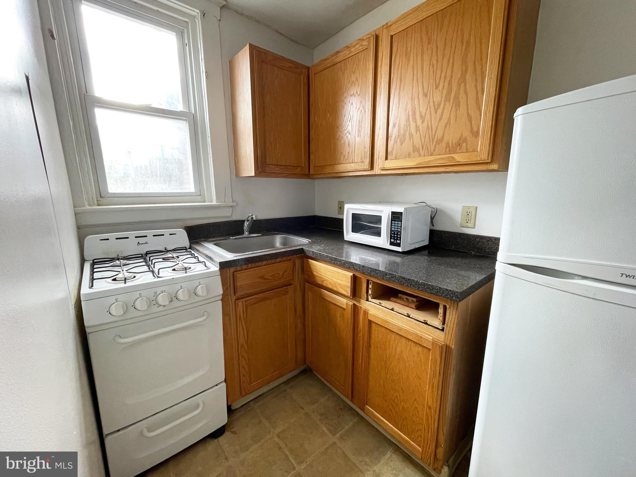 ELMWOOD PARK - Residential Income