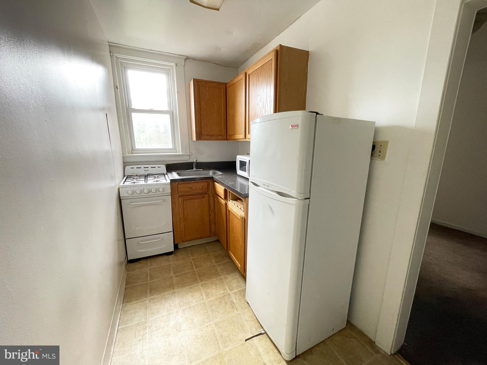 ELMWOOD PARK - Residential Income