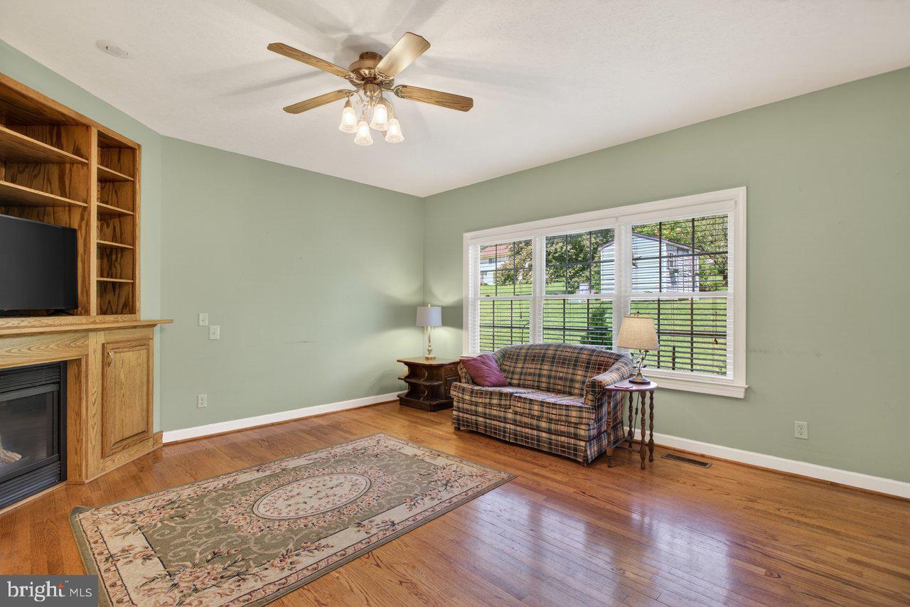 BELMONT ESTATES - Residential