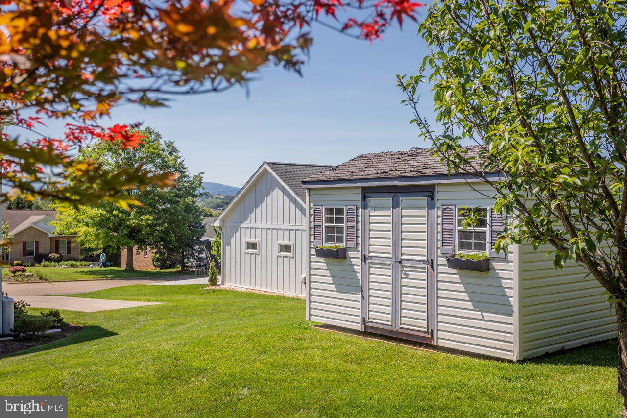 BELMONT ESTATES - Residential