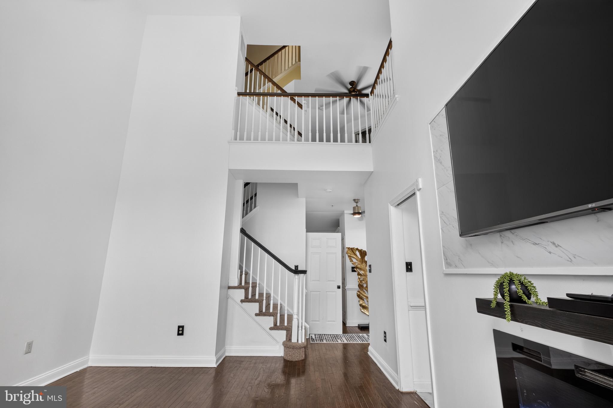 CENTER POINT FARM - Residential