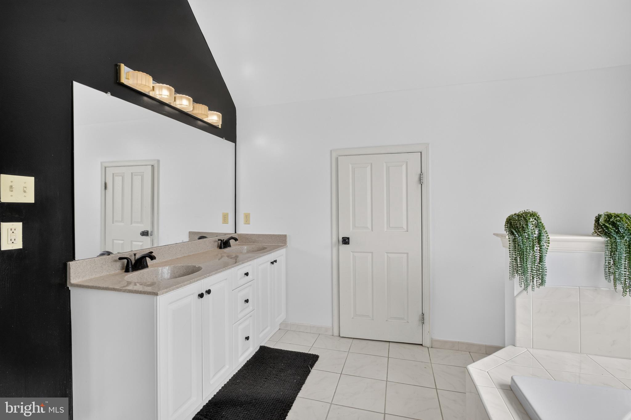 CENTER POINT FARM - Residential
