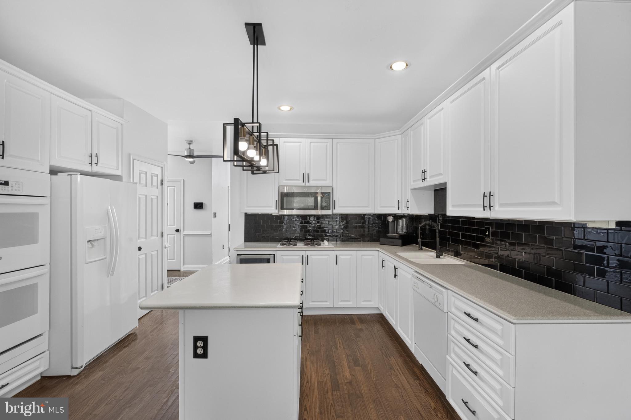 CENTER POINT FARM - Residential