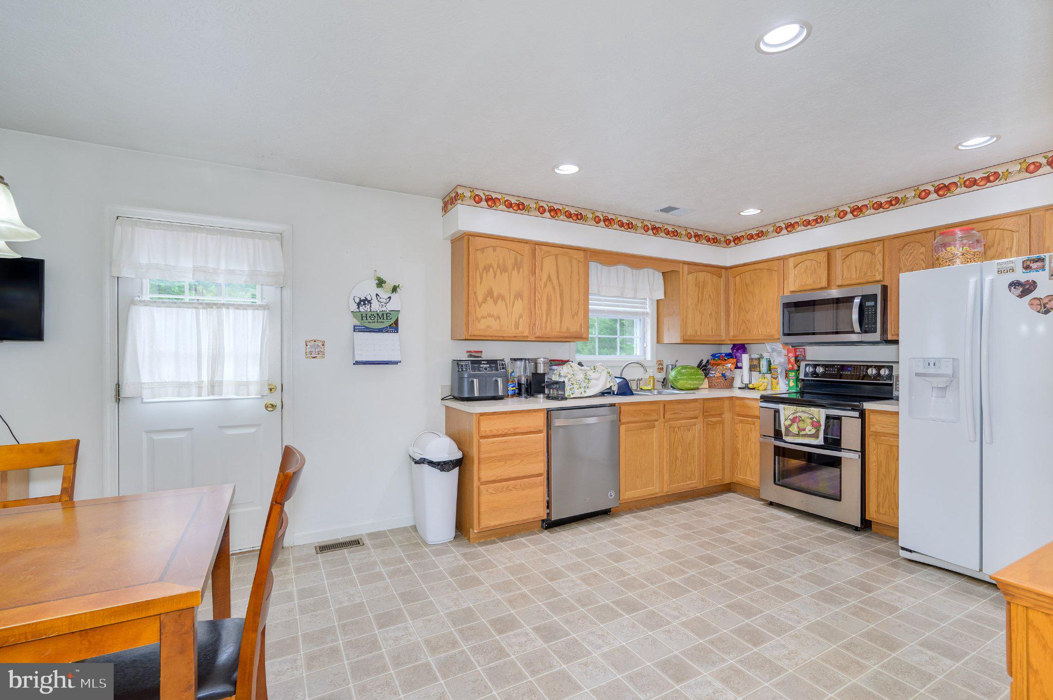 CAMERON ACRES - Residential