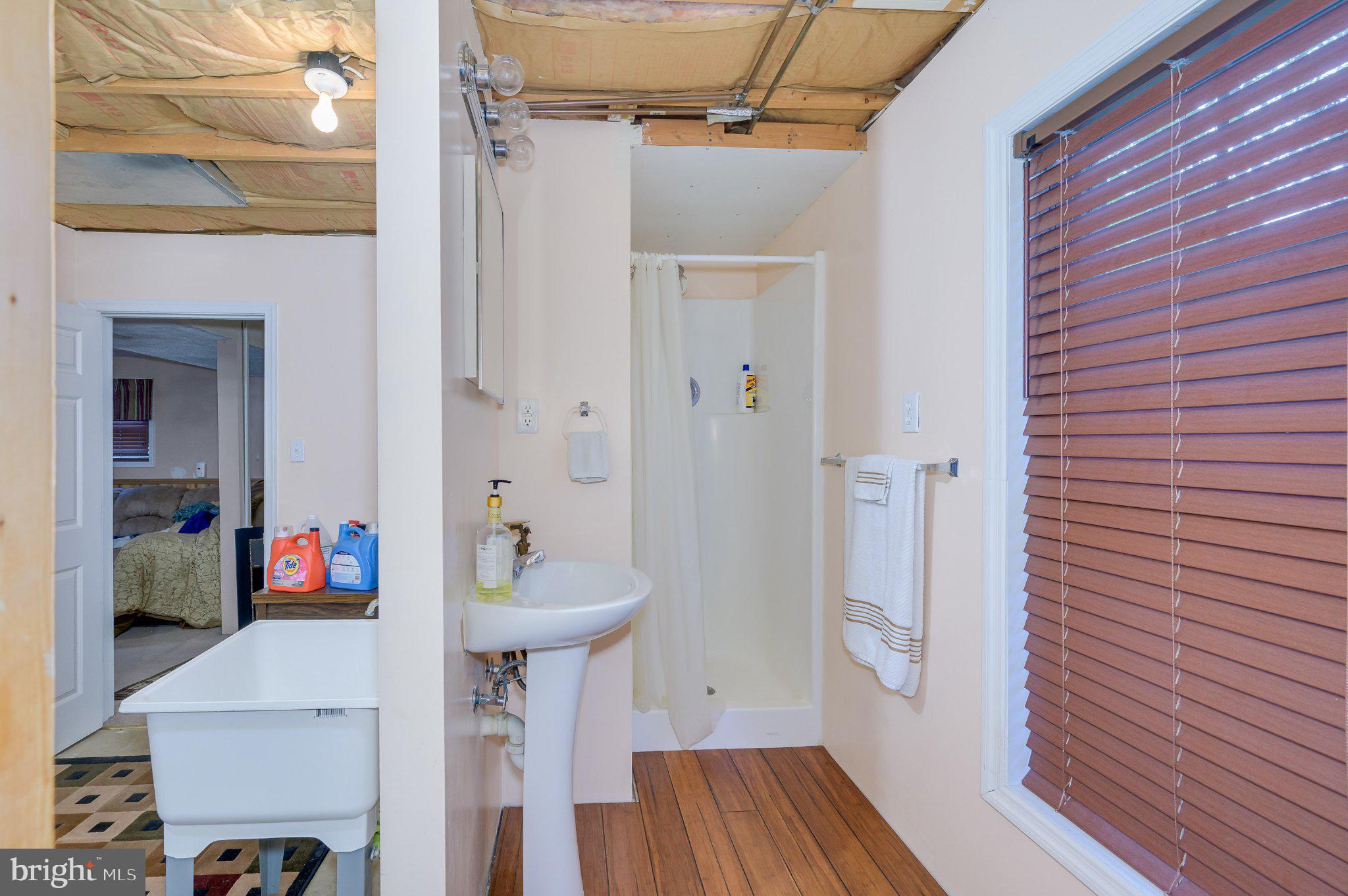 CAMERON ACRES - Residential