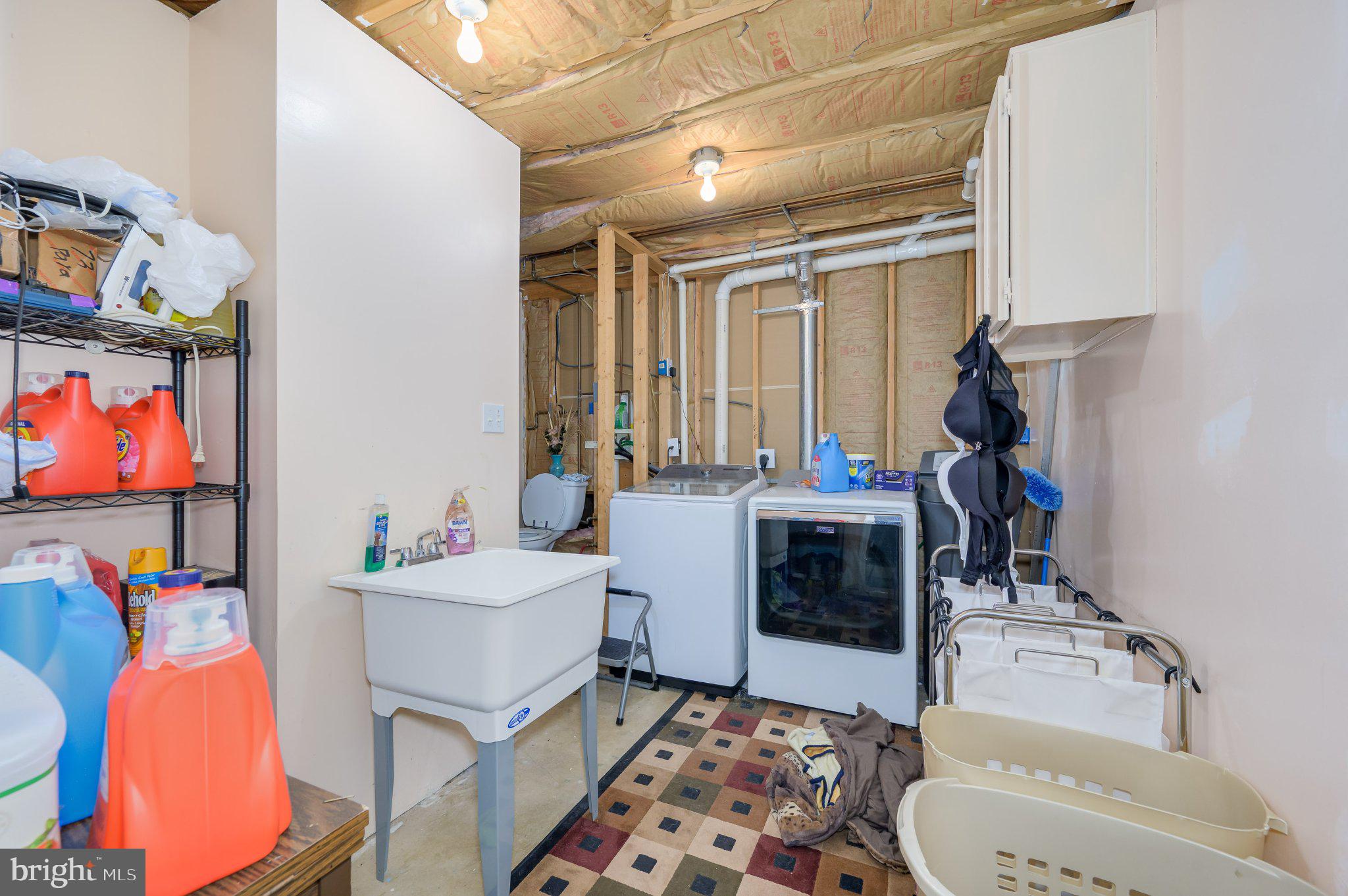 CAMERON ACRES - Residential