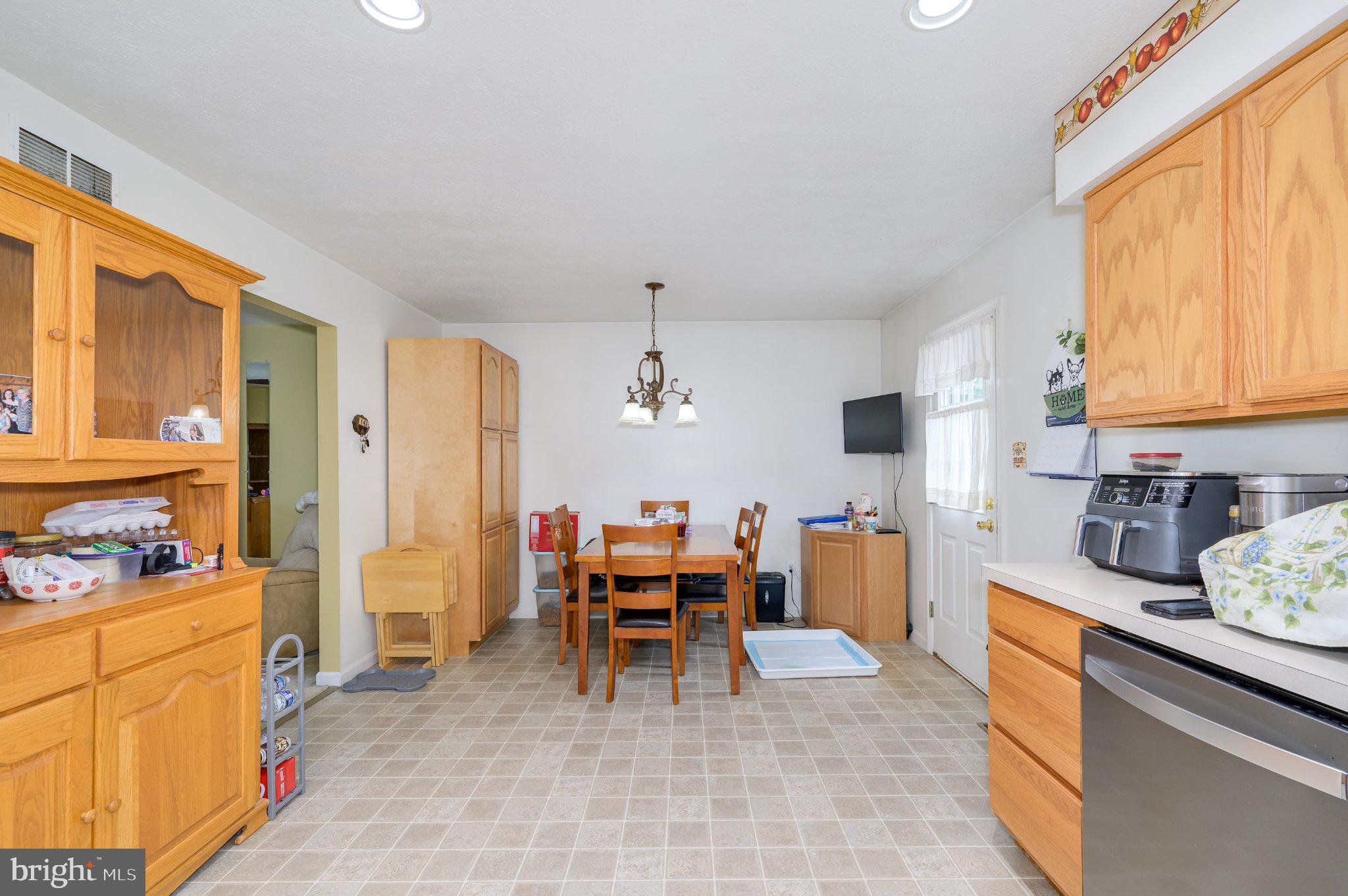 CAMERON ACRES - Residential