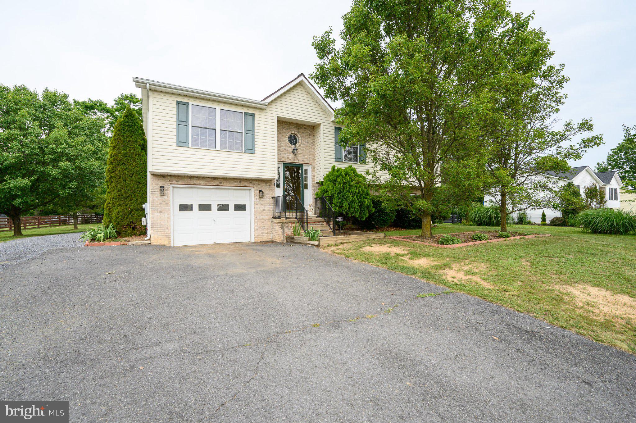 CAMERON ACRES - Residential