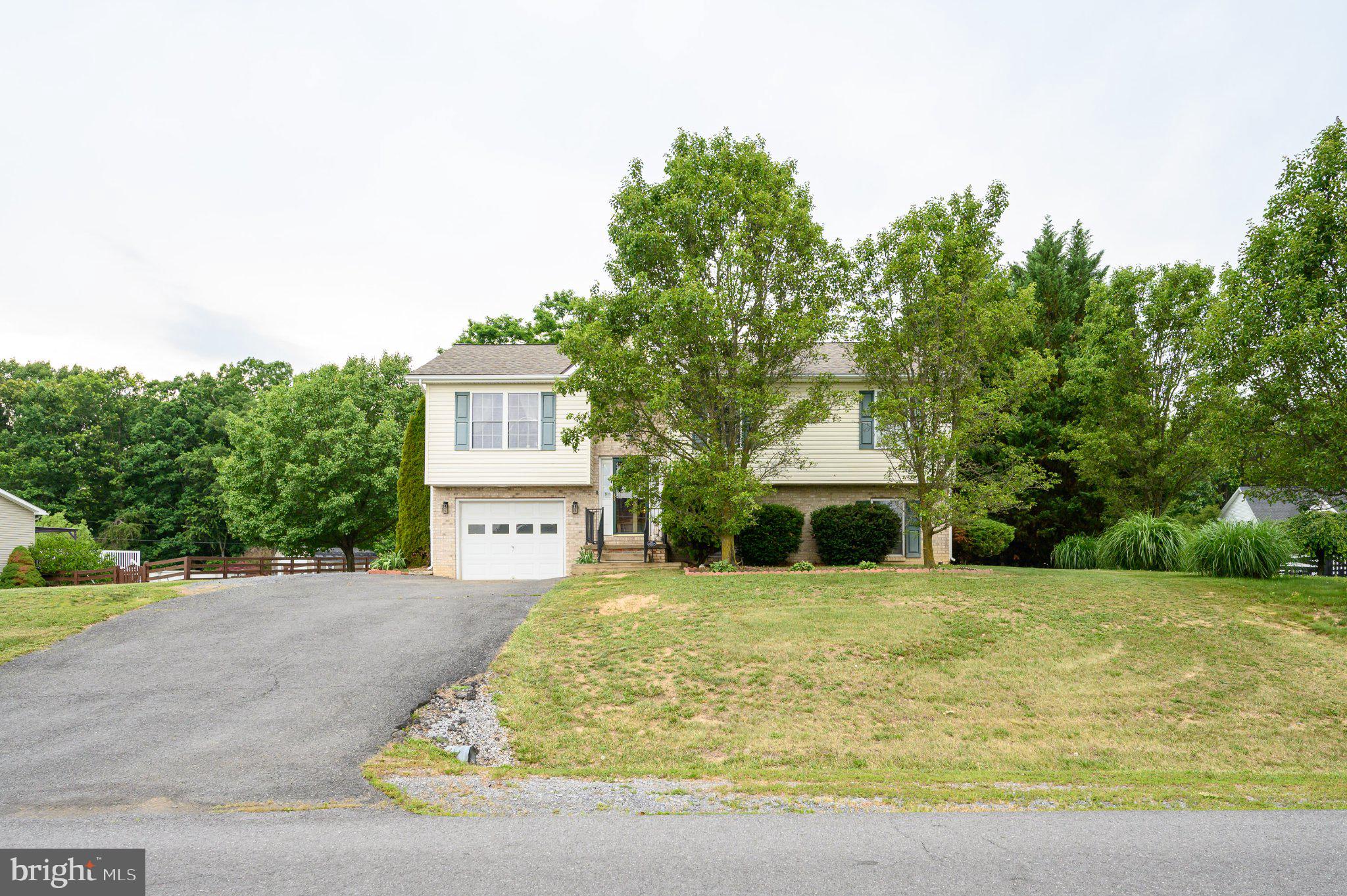 CAMERON ACRES - Residential