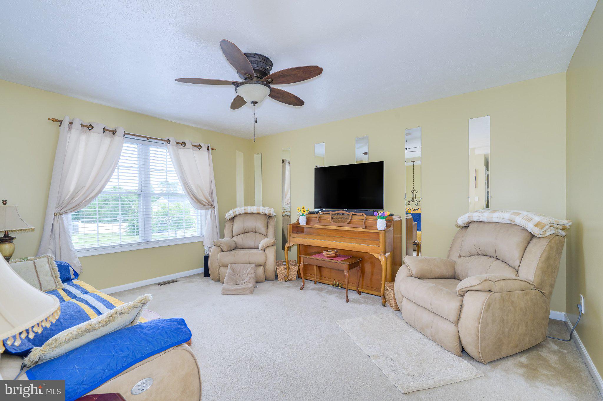CAMERON ACRES - Residential