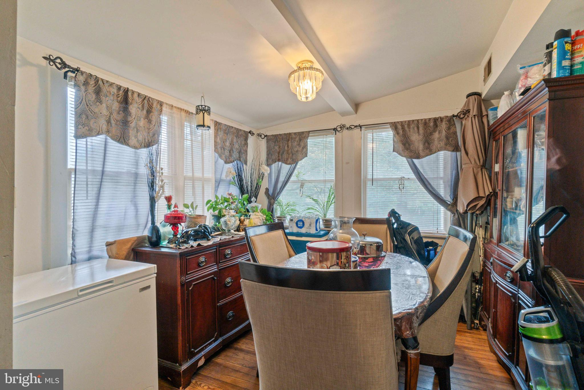 ROLAND PARK - Residential Income