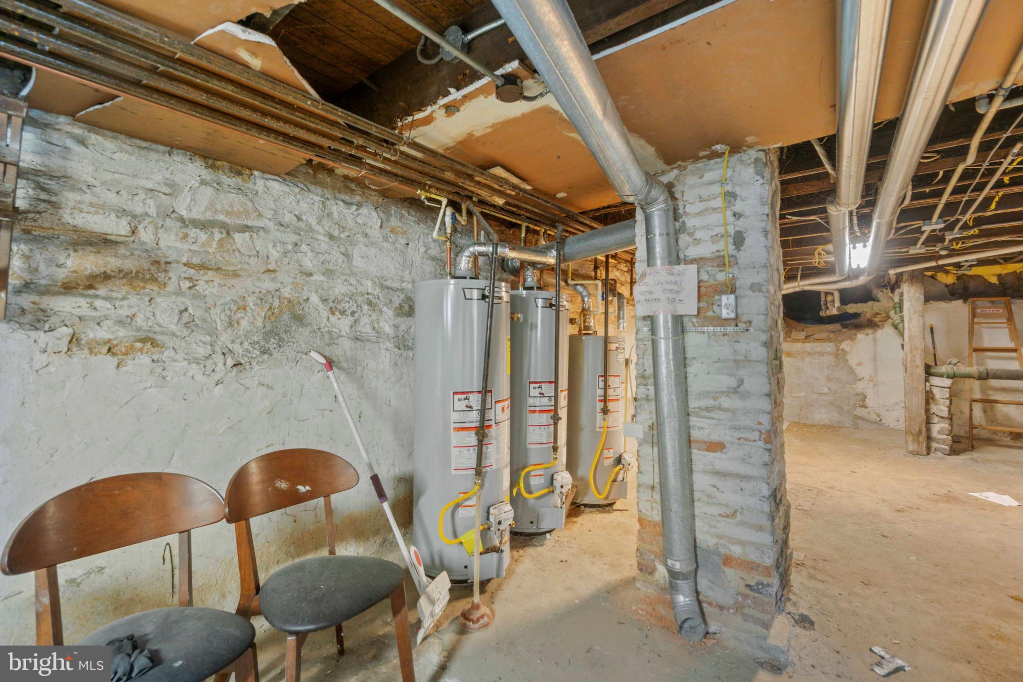 ROLAND PARK - Residential Income