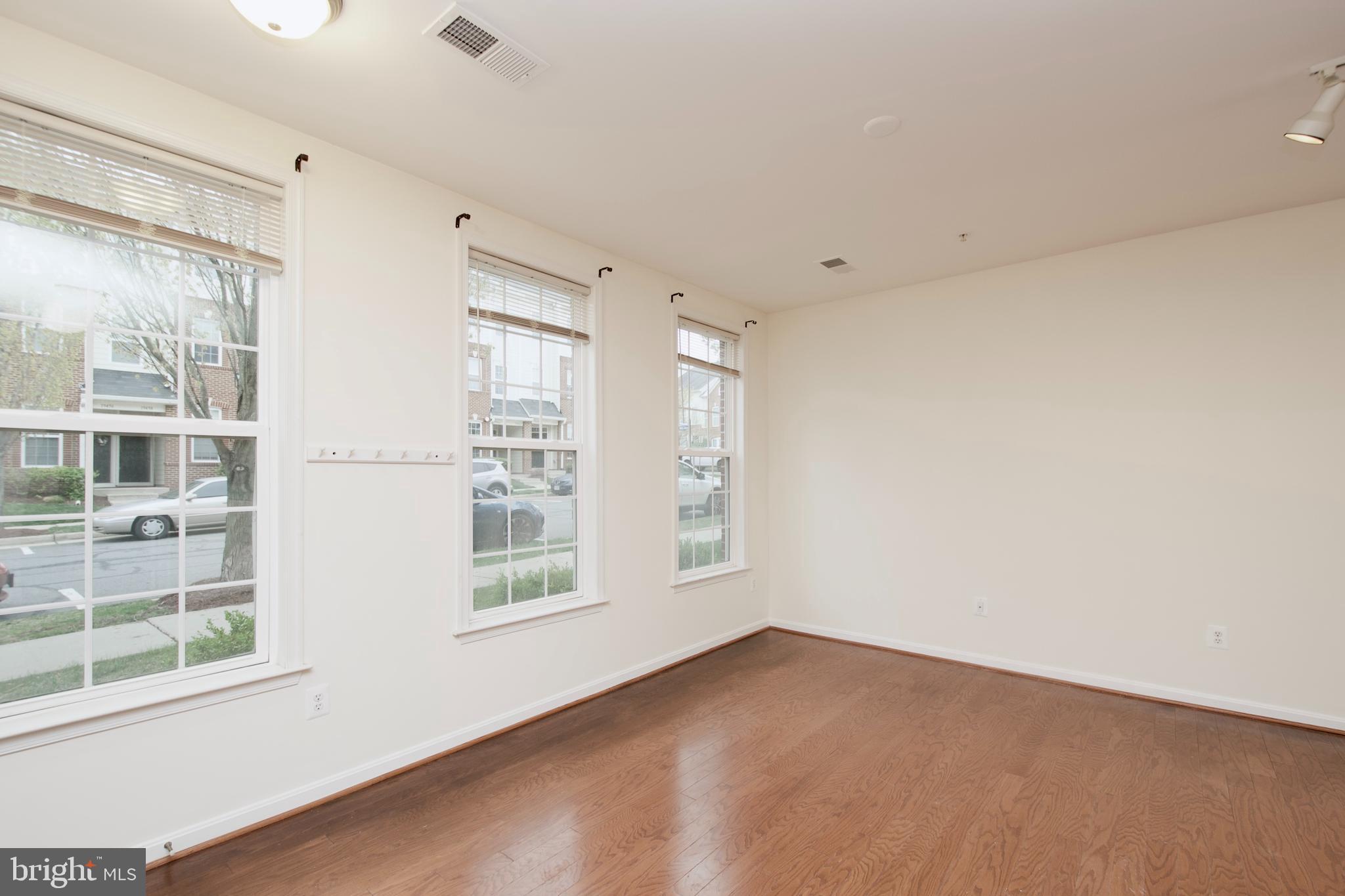 LINDEN ROW CONDOMINIUM - Residential Lease