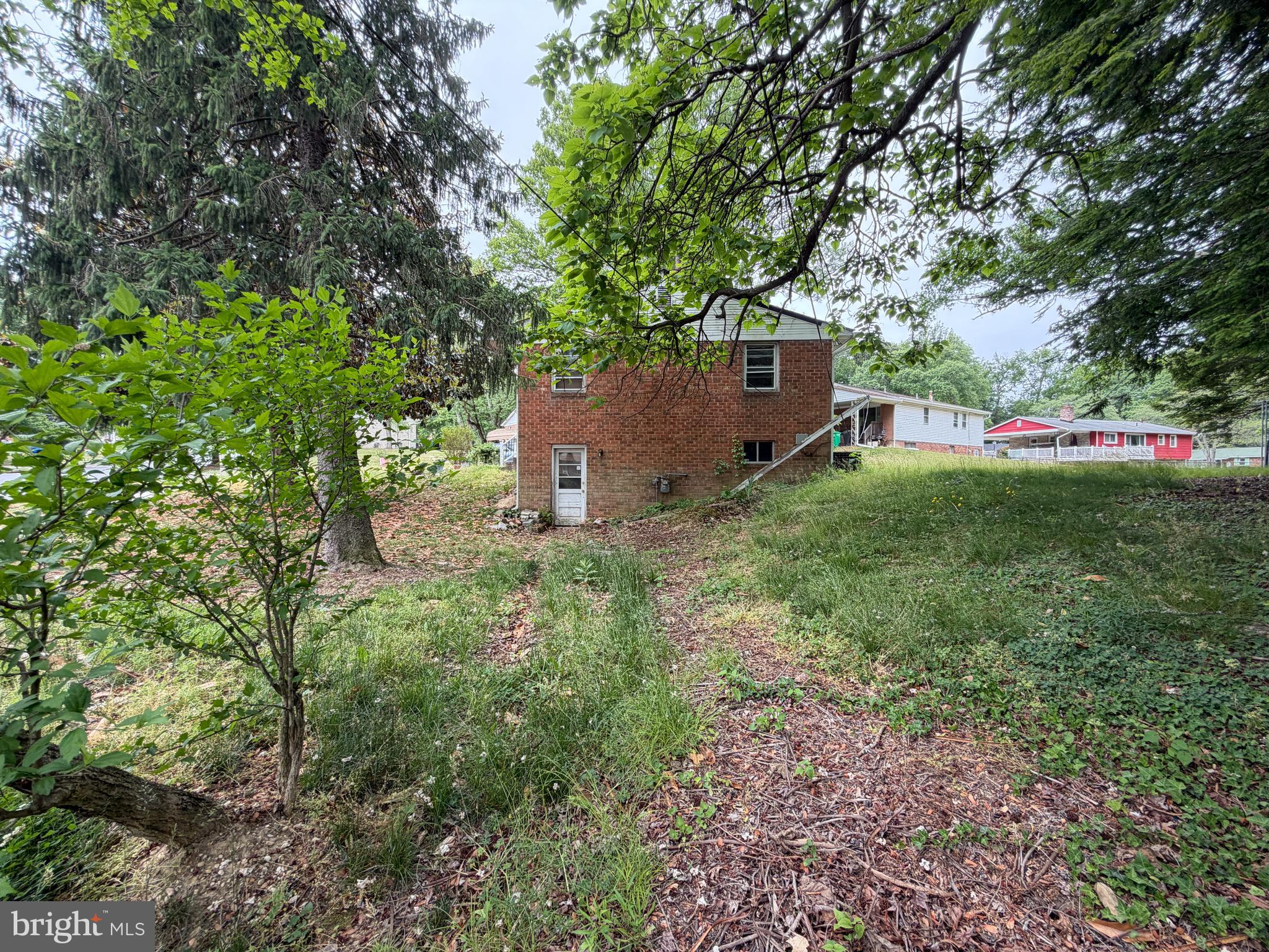 QUEENS WOOD - Residential