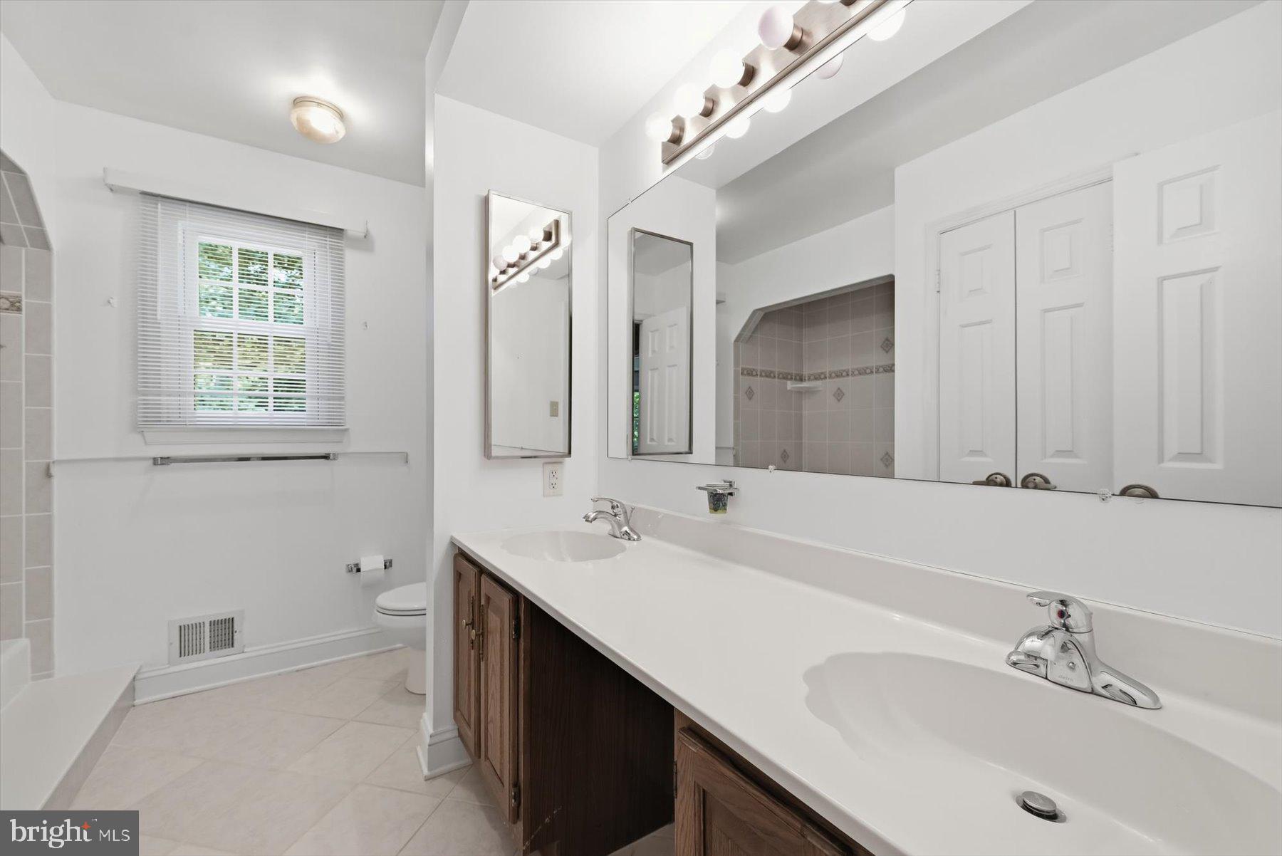 WESTLEIGH - Residential