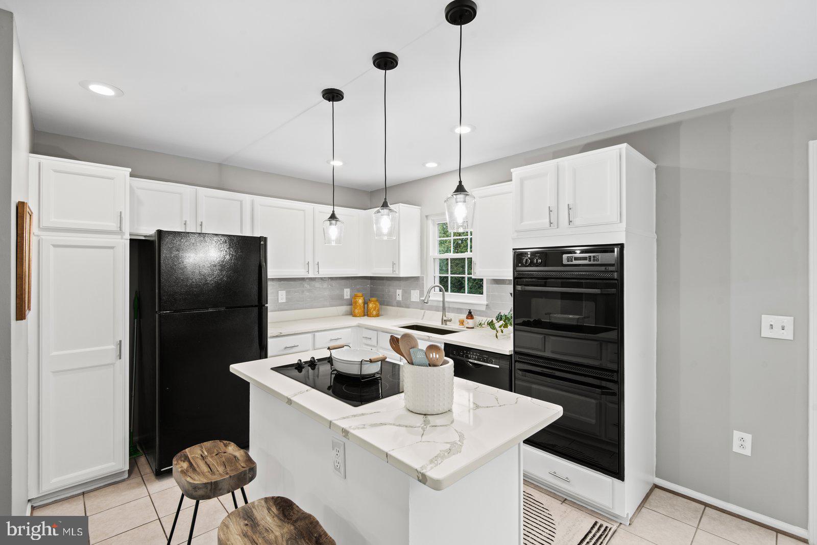 FOXBOROUGH - Residential