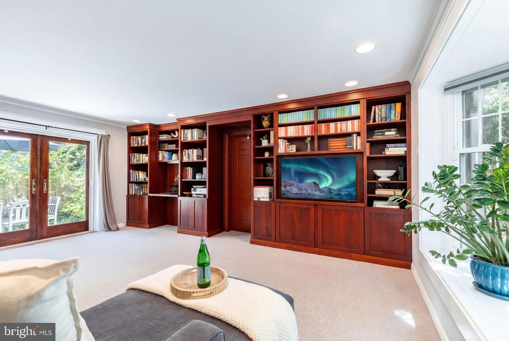 WYNNEWOOD - Residential