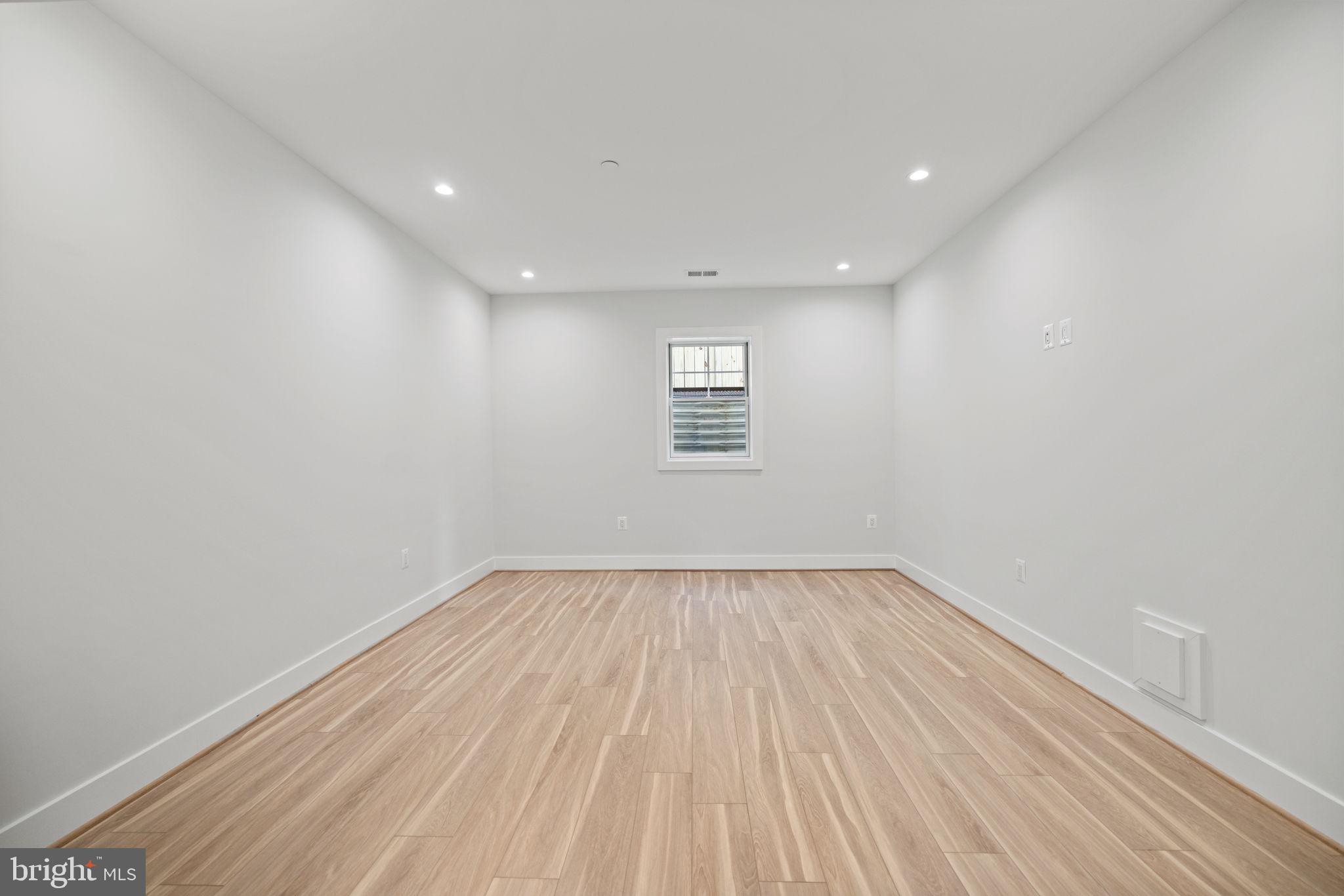 GLEN COVE - Residential