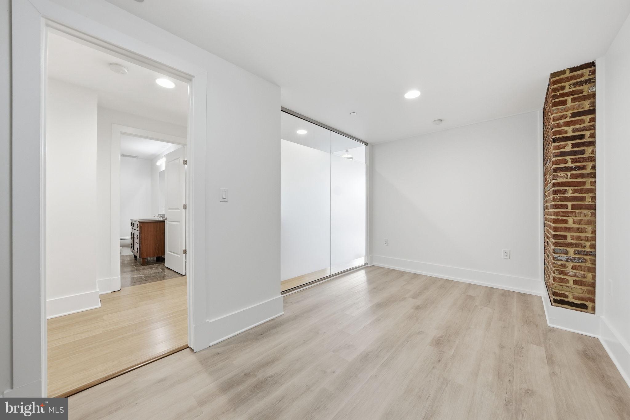 ARLINGTON - Residential
