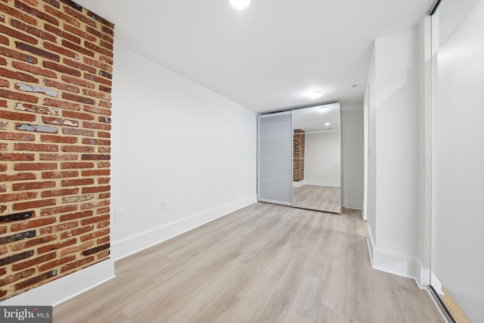ARLINGTON - Residential