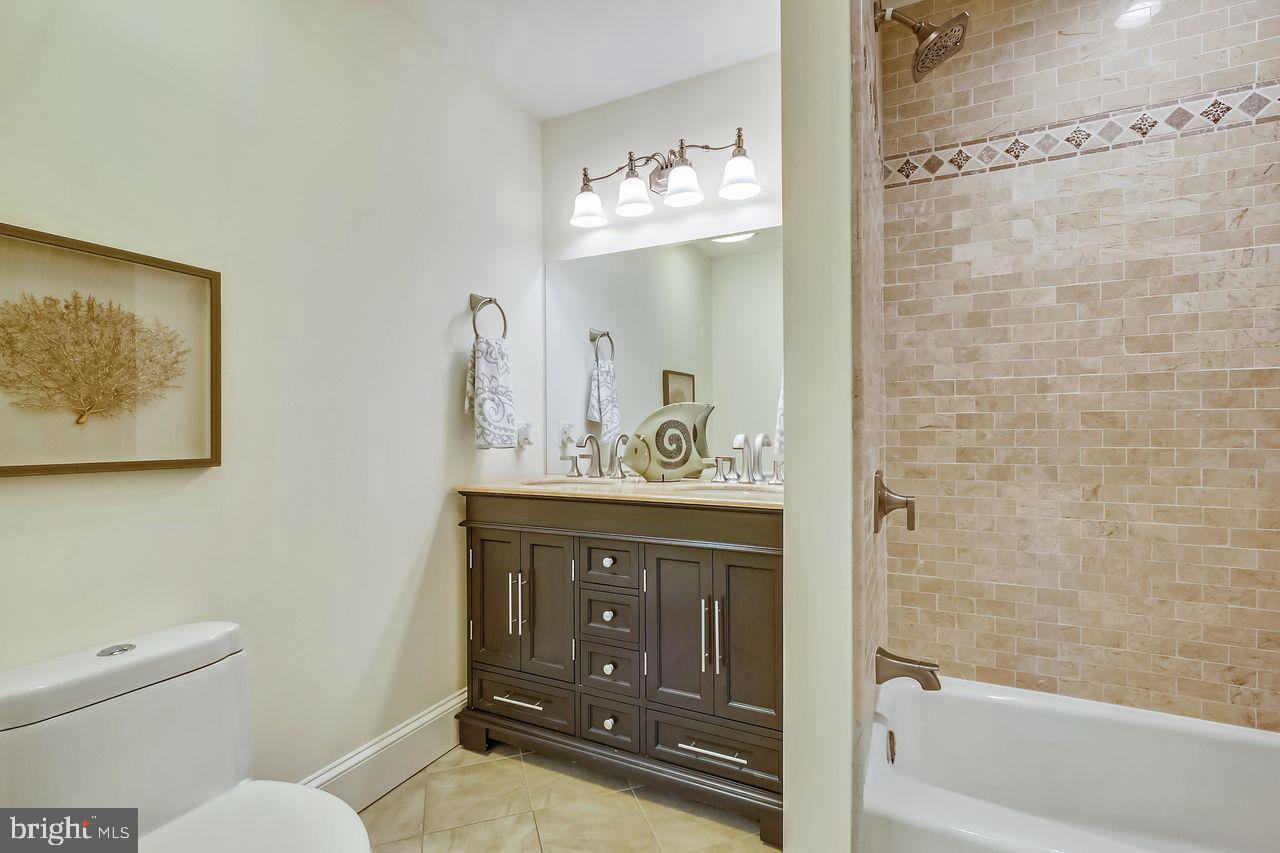 NIGHTINGALE - Residential Lease