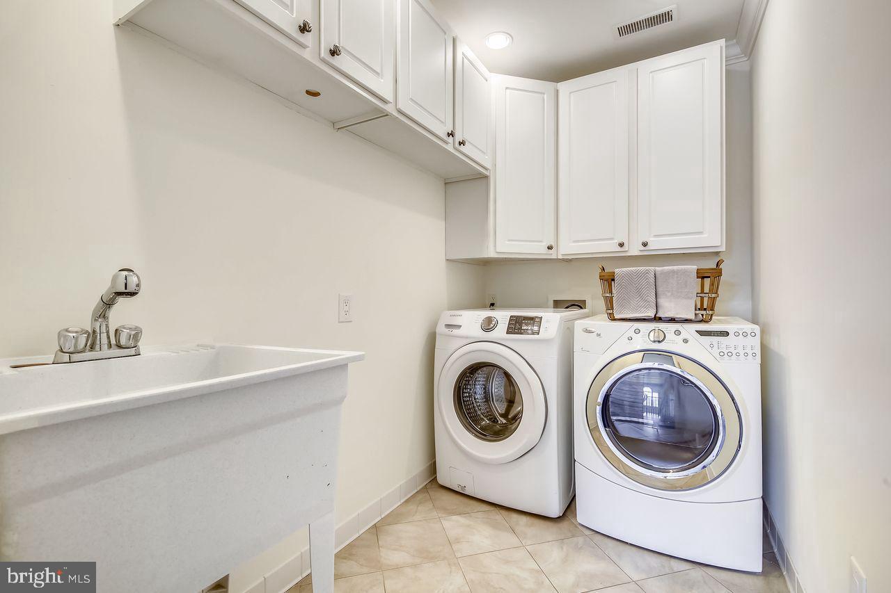 NIGHTINGALE - Residential Lease