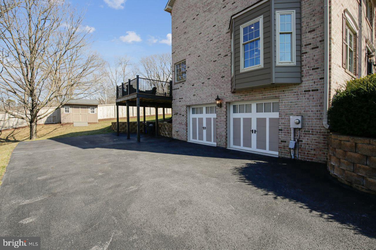 NIGHTINGALE - Residential Lease