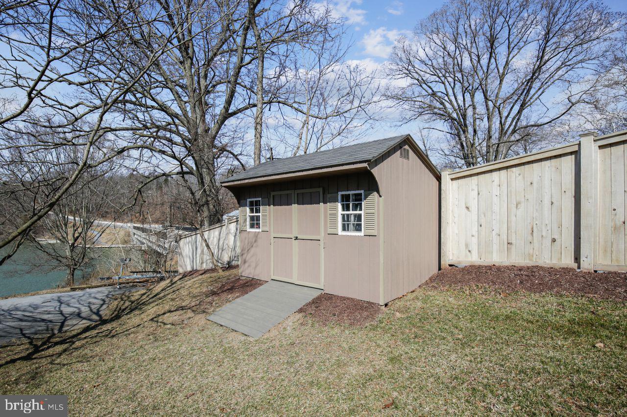 NIGHTINGALE - Residential Lease