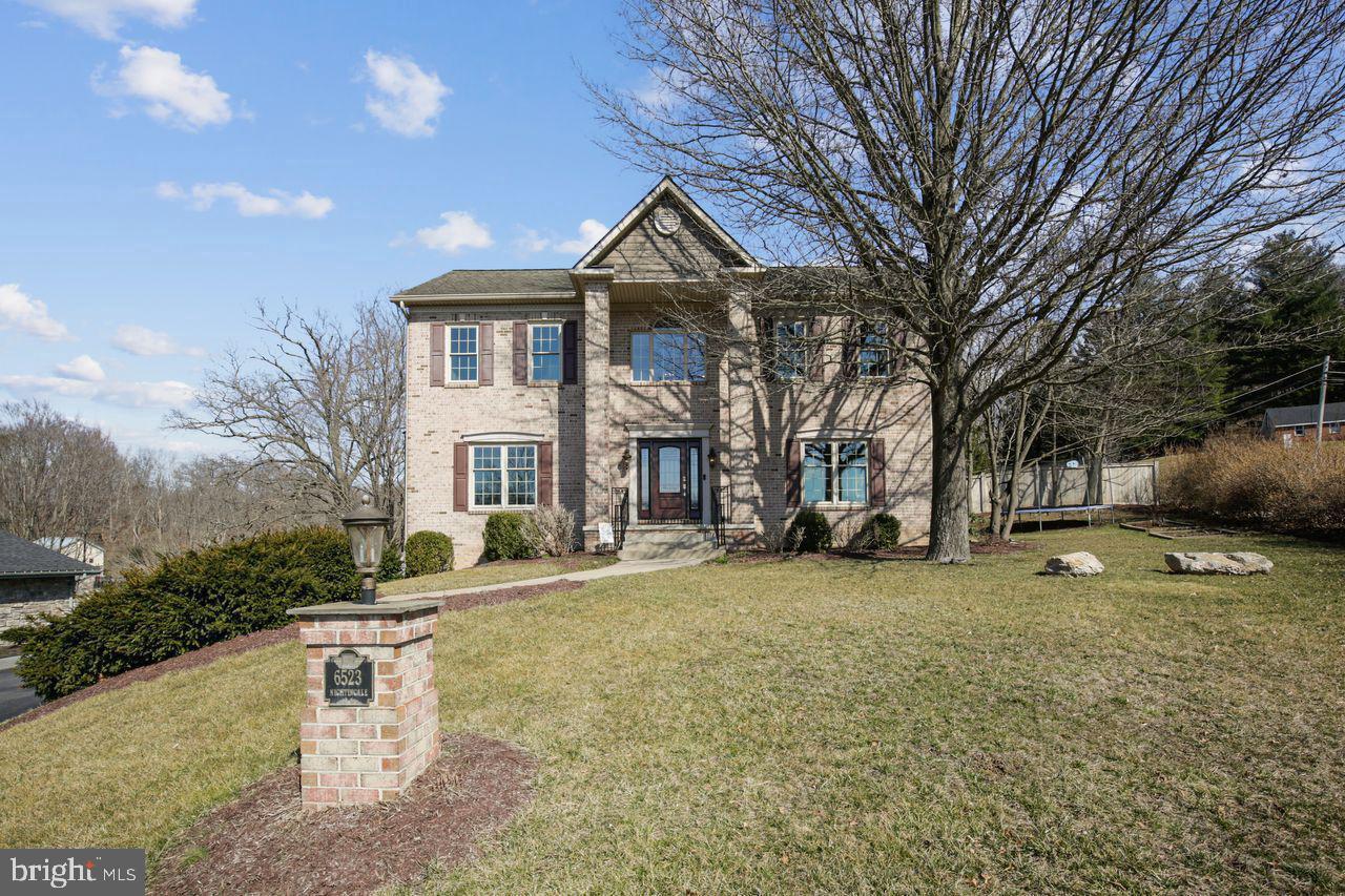 NIGHTINGALE - Residential Lease