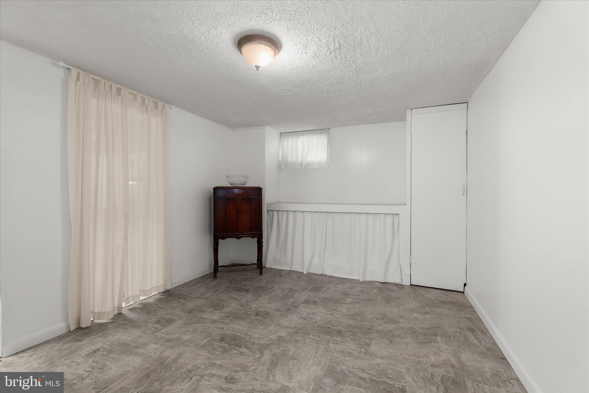 OAKLAND TERRACE - Residential