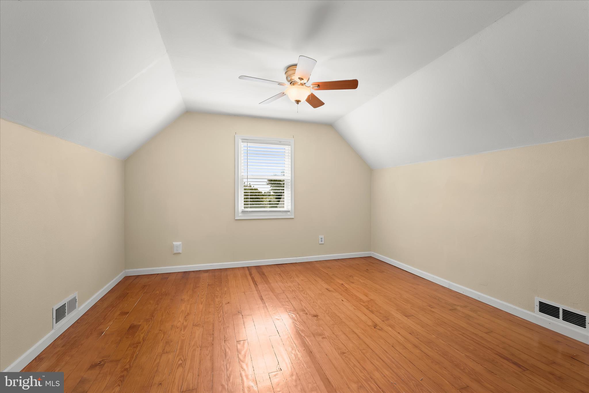 OAKLAND TERRACE - Residential