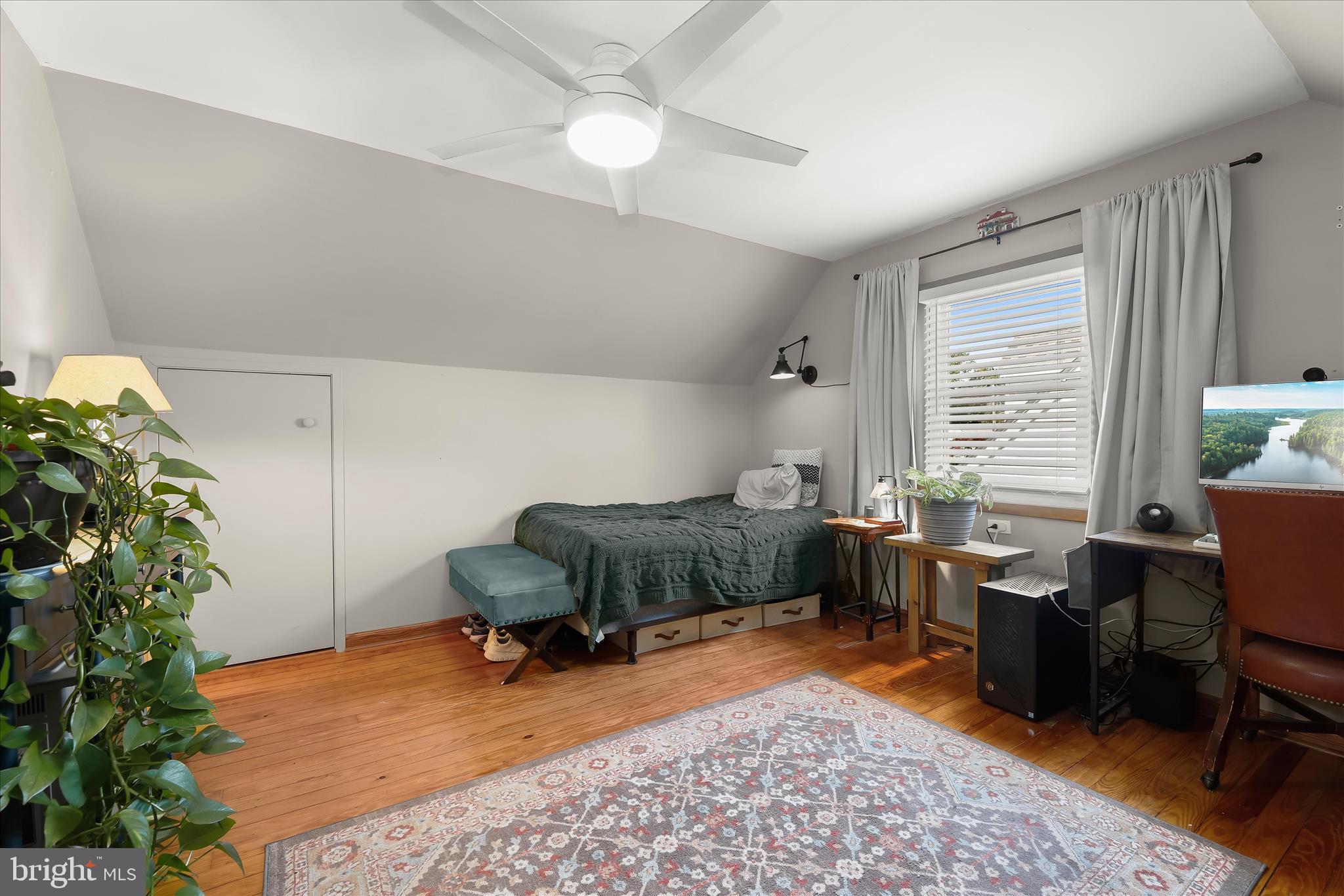 OAKLAND TERRACE - Residential