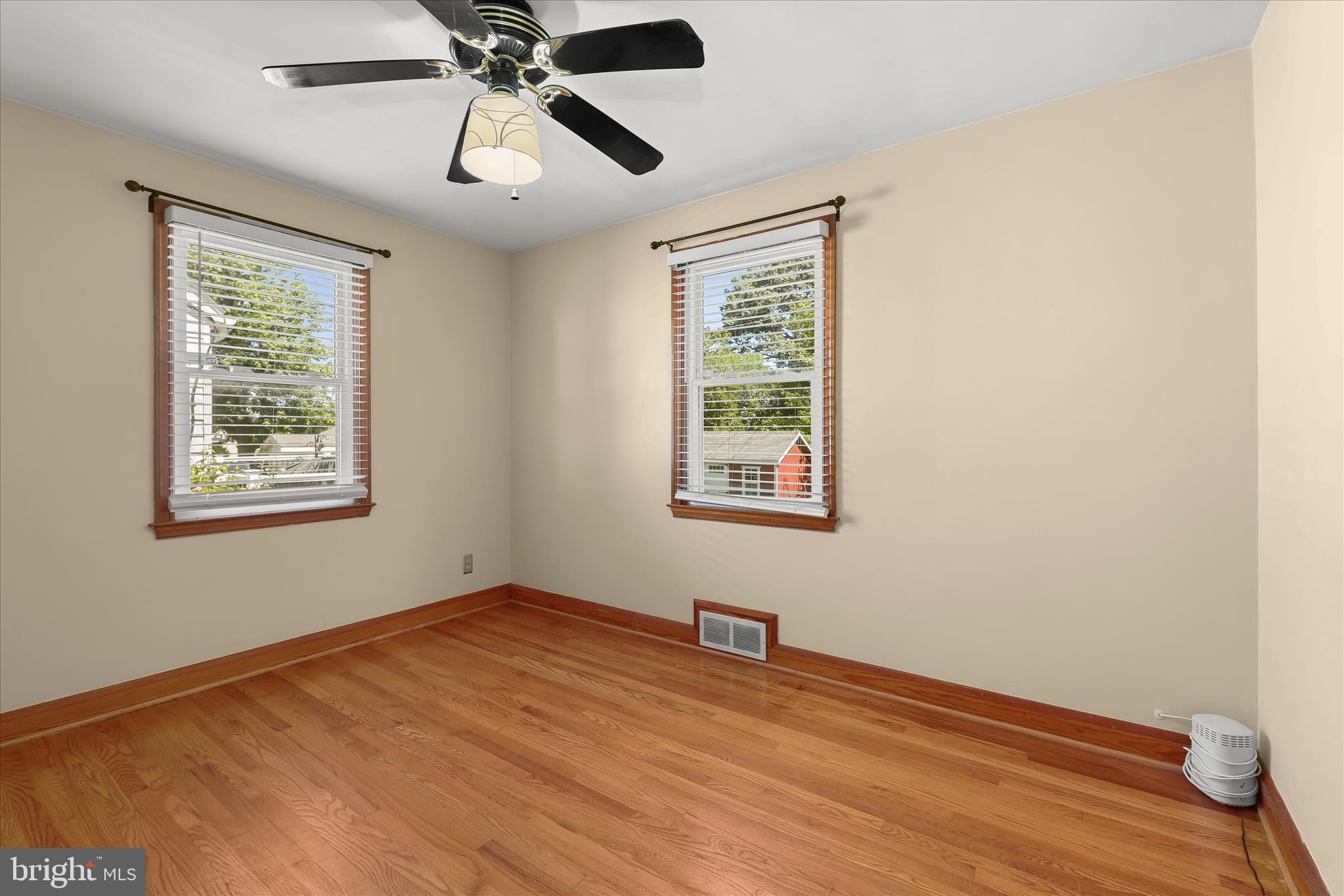 OAKLAND TERRACE - Residential