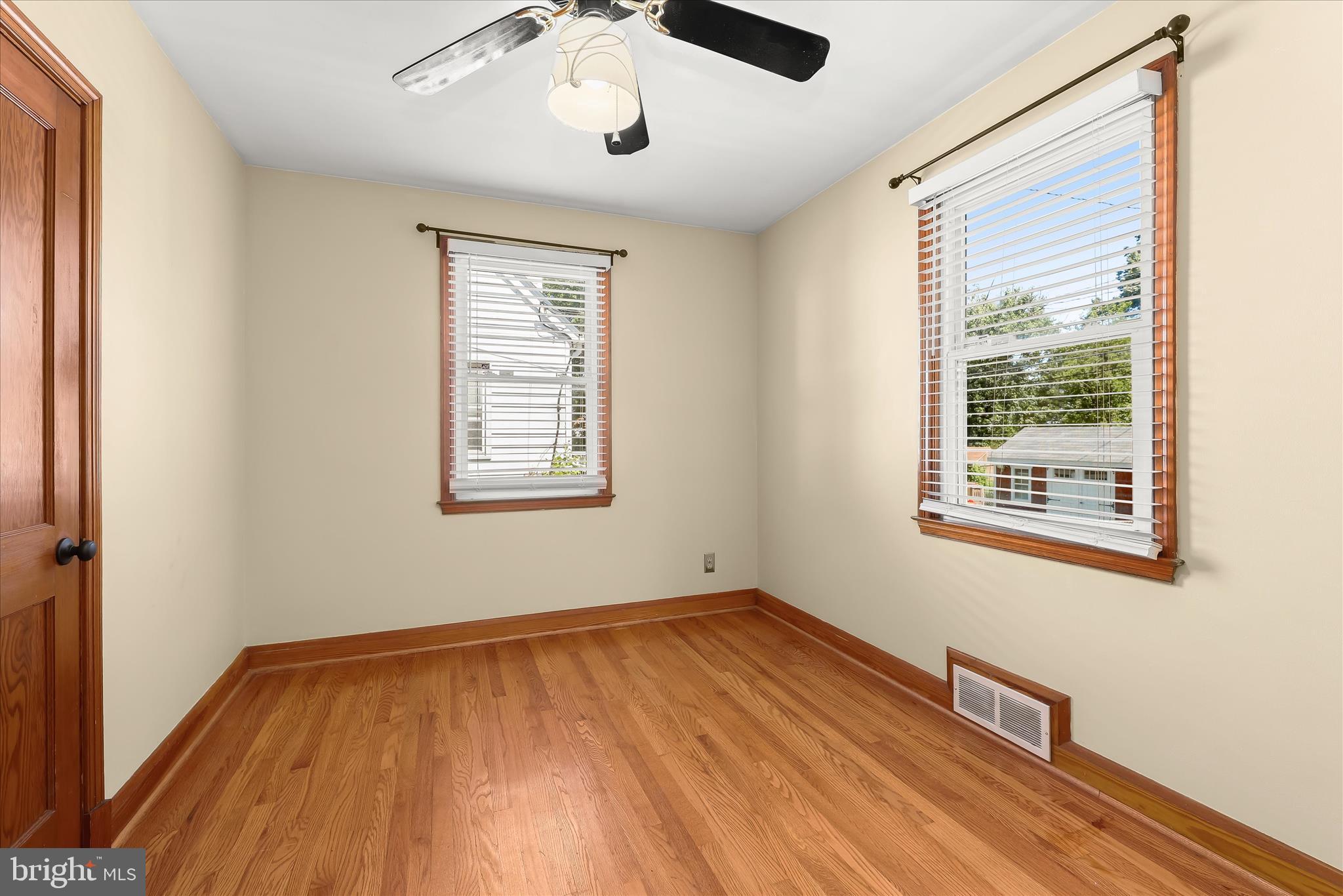 OAKLAND TERRACE - Residential