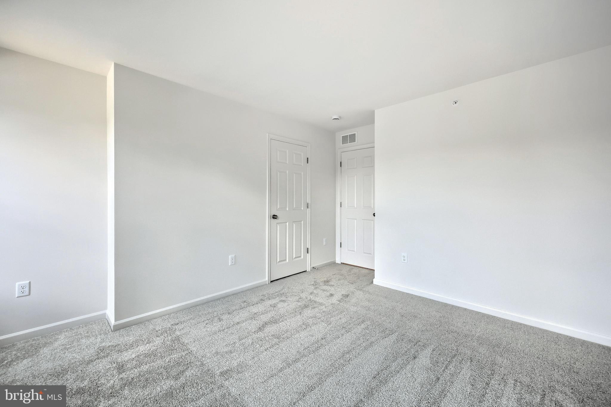 THE TOWNES AT BRIAR CREEK - Residential