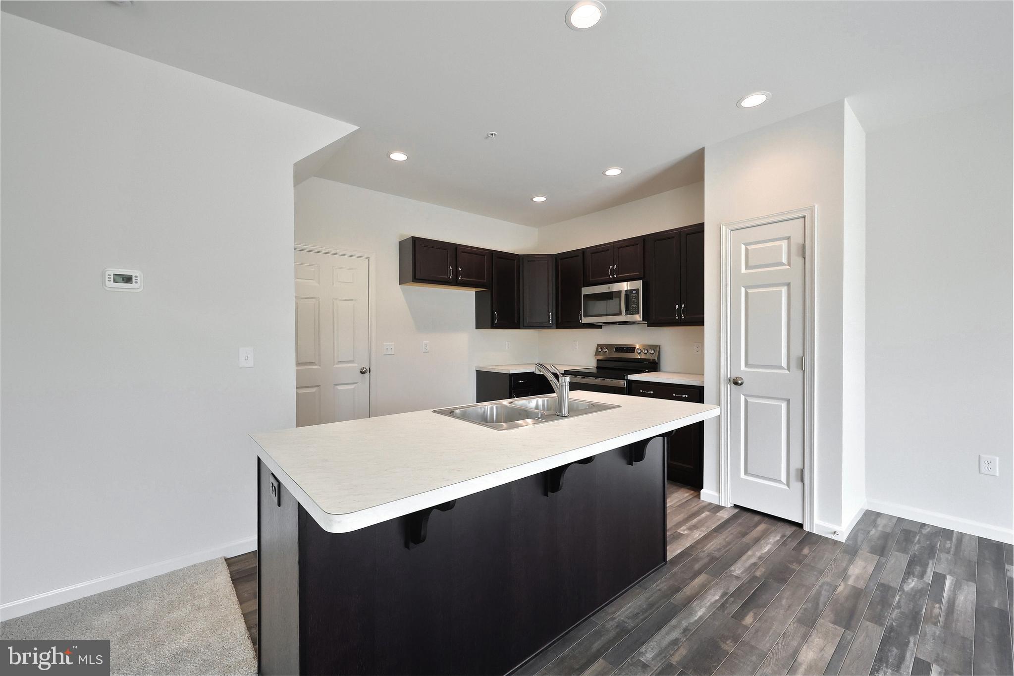 THE TOWNES AT BRIAR CREEK - Residential